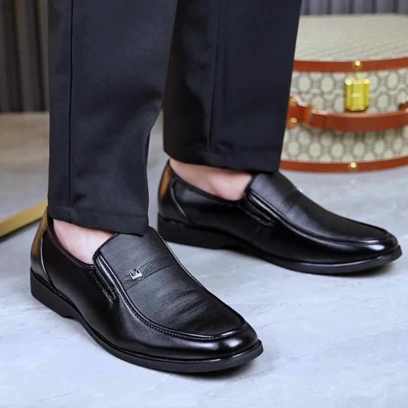 Men's casual leather shoes with soft soles for business formal wear - one-piece loafers