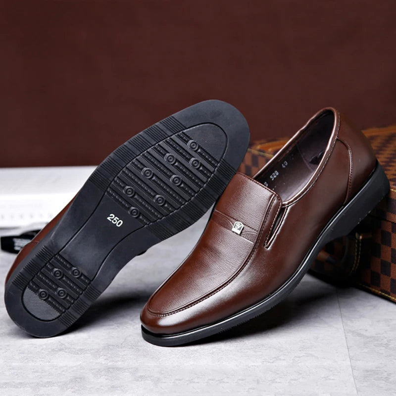 Men's casual leather shoes with soft soles for business formal wear - one-piece loafers