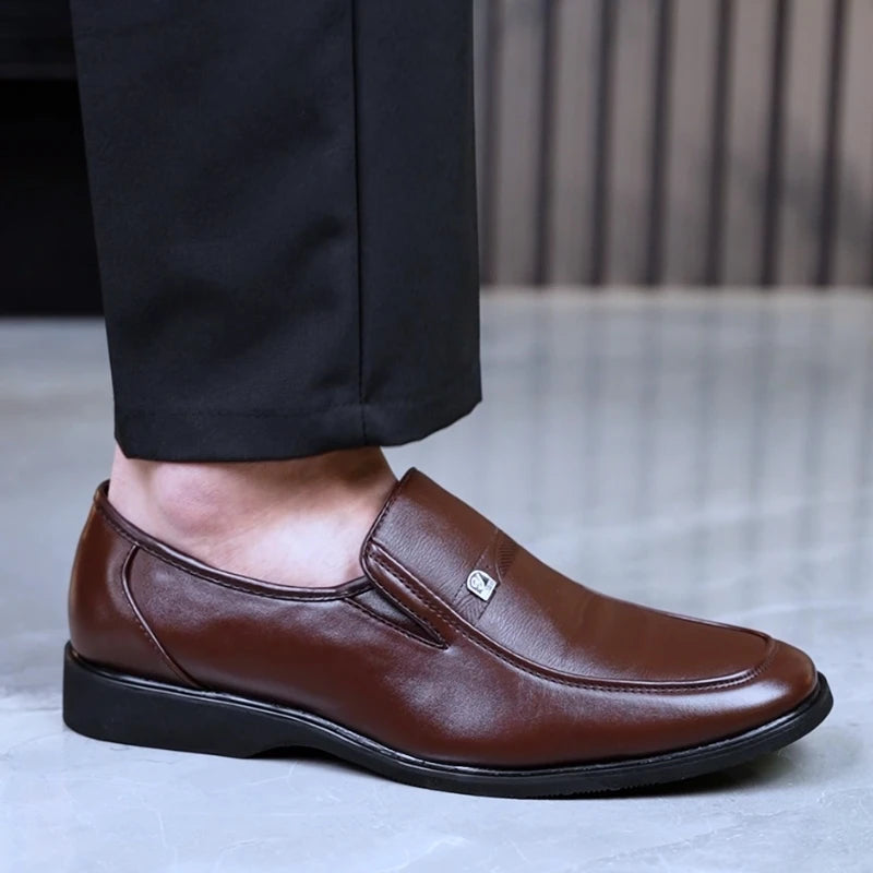 Men's casual leather shoes with soft soles for business formal wear - one-piece loafers