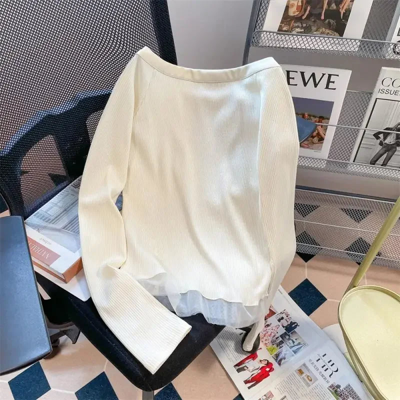 Women´s Slim Fit Off-Shoulder Top - Long Sleeve Ruffle Trim with Note Print