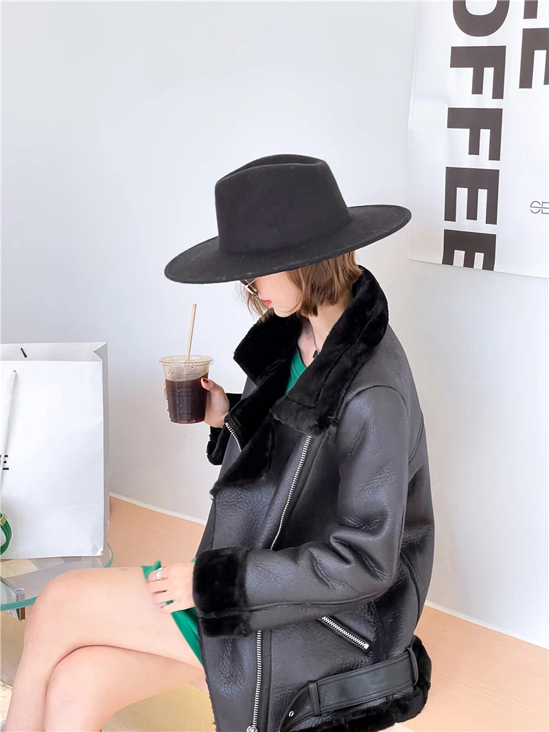 2025 The new  women's jacket with extra thick warm and extra thick lamb feather rider jacket with artificial fur