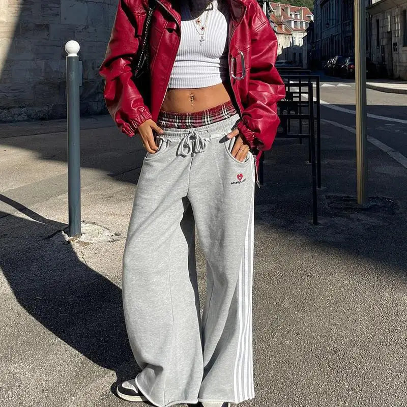 American Retro College Style Loose Fit Two-Piece Set with Double Waist Head Fake Bathroom Pants for Sports Leisure 2025 Fashion