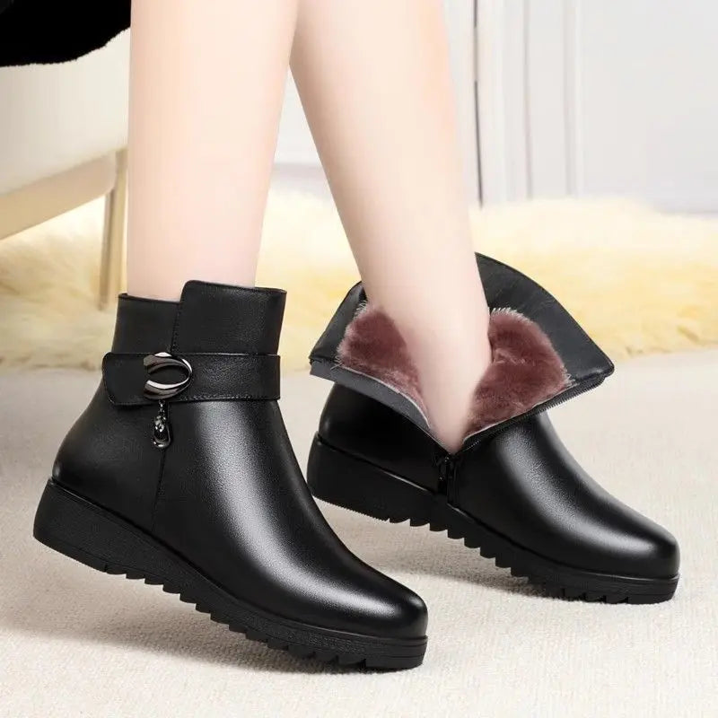 Leather Women Boots 2024 Winter Thick Wool Lined Genuine Leather Women Snow Boots Large Size Women Winter Shoes