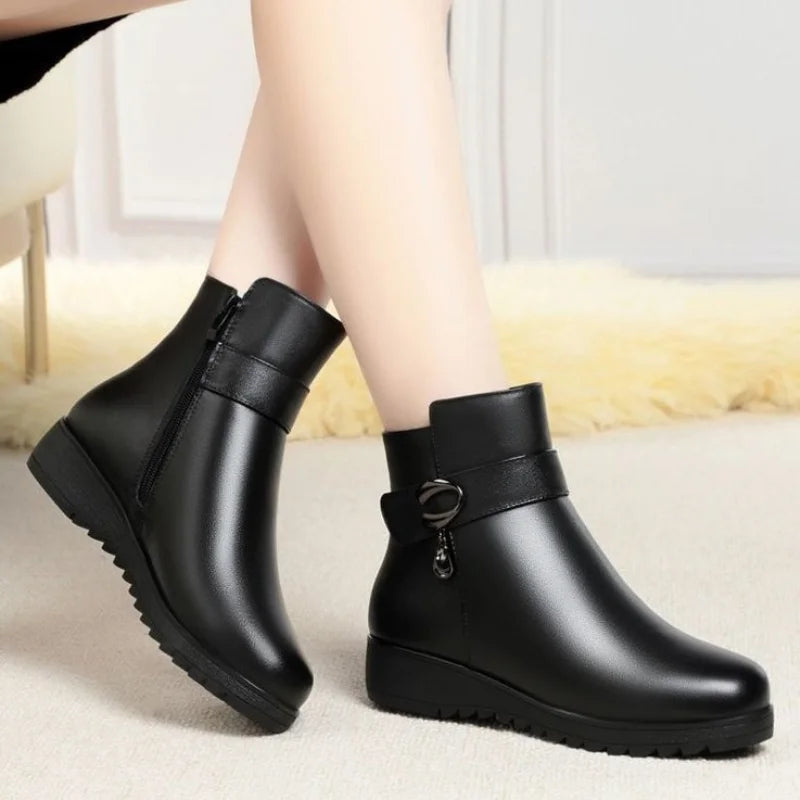 Leather Women Boots 2024 Winter Thick Wool Lined Genuine Leather Women Snow Boots Large Size Women Winter Shoes